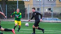 Krajský přebor (18. kolo): TJ START Tlumačov - FK Okula Nýrsko (na snímku fotbalisté v černých dresech) 2:2 (2:0).