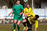 Fotbalisté TJ Pfeifer Chanovice (na archivním snímku hráči v zelených dresech) remizovali ve 22. kole I. B třídy s Blovicemi 1:1. Na penalty vyhráli hosté.