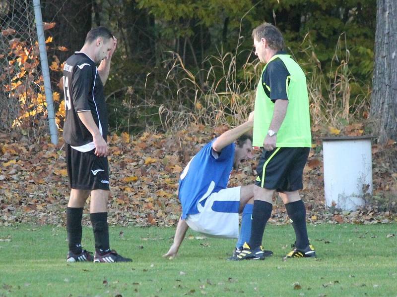 IV. třída: Kolinec (v modrém) - Budětice 0:1.