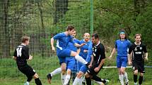 Fotbalisté TJ Měcholupy (na archivním snímku hráči z nedávného zápasu ve Štěnovicích - 2:1) porazili outsidera z Kasejovice 5:2.