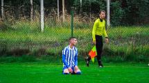 9. kolo krajského přeboru: FC Chotíkov 1932 - FK Okula Nýrsko (na snímku fotbalisté v modrobílých dresech) 2:1 (2:1).