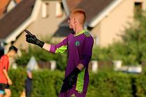 I. A třída Středočeského kraje U19, skupina D, 6. kolo: SK Rapid Psáry (na snímku fotbalisté v bílých dresech) - FK Soběhrdy / Struhařov 3:0.