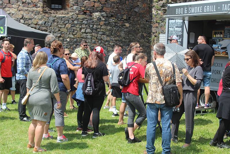 Street food festival na hradě ve Švihově.