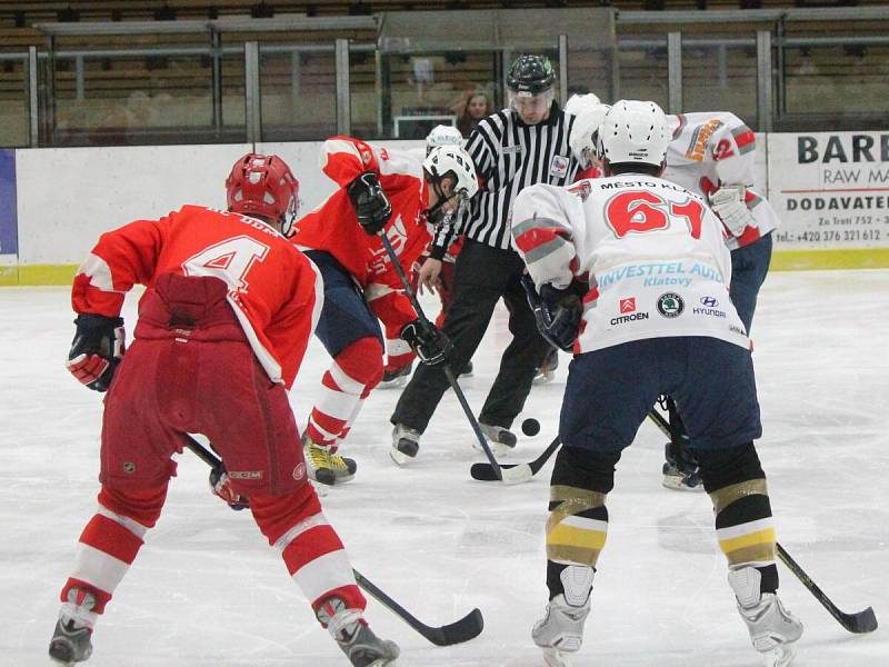 Krajská liga juniorů: HC Klatovy (v bílém) - TJ DDM České Budějovice 7:2.