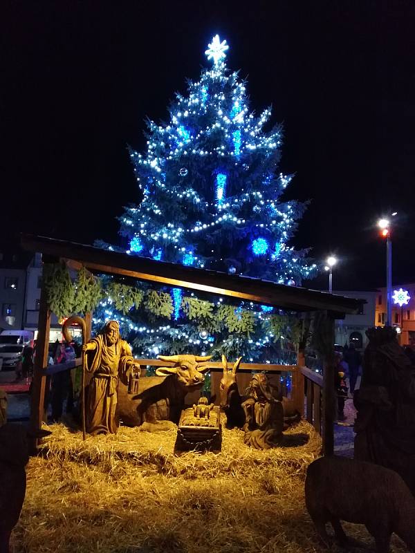 Rozsvícení vánočního stromu v Klatovech a výzdoba centra.