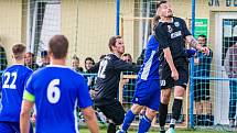 Fotbalisté TJ Měcholupy (na archivním snímku hráči v černých dresech ze zápasu letošní sezony proti SK Bolešiny) deklasovali Štěnovice 8:0.