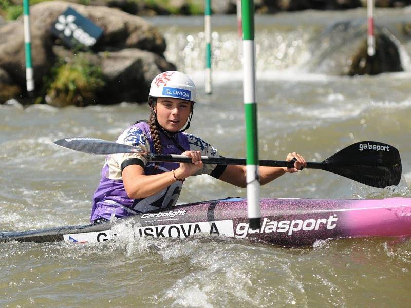 Karolína a Antonie Galuškovy v přípravě na finále světového poháru 2017 v Barceloně.