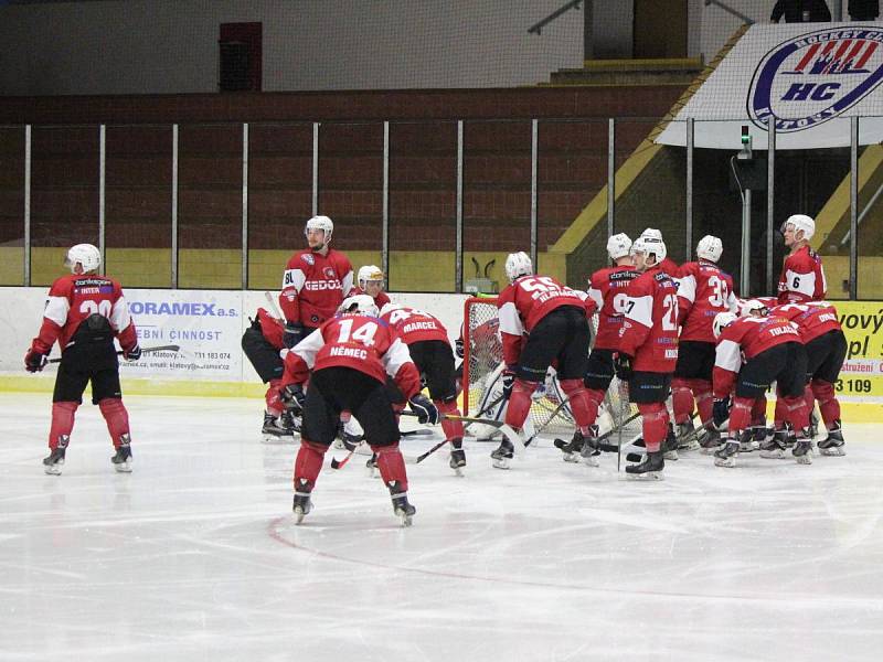 2. liga play-off 2016/2017: SHC Klatovy (červené dresy) - HC Moravské Budějovice 2005 5:2