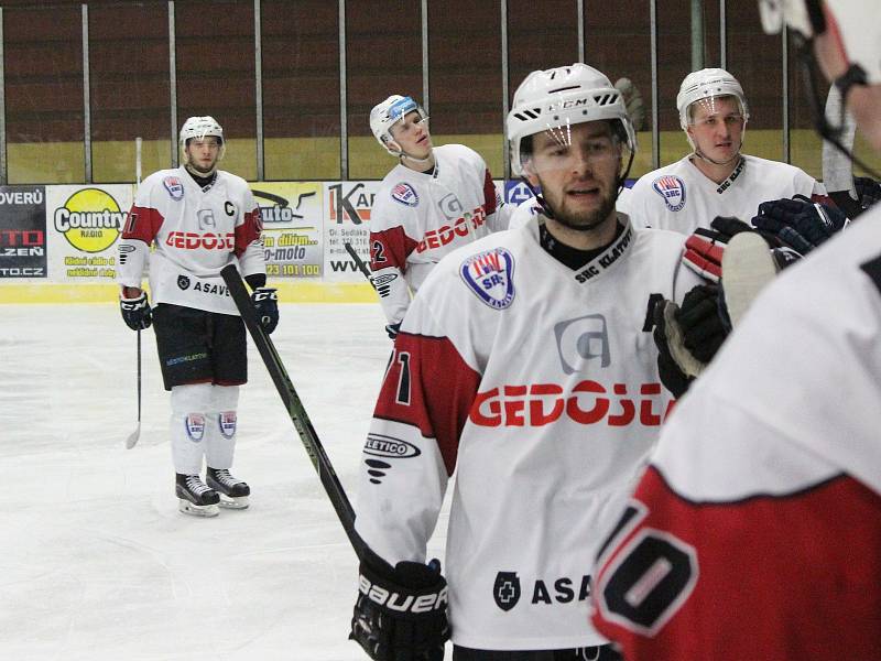 Z archivu: klatovští hokejisté jedou do Tábora.