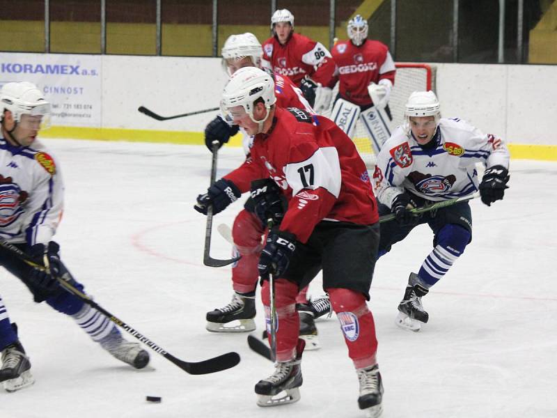 2. liga 2016/2017: SHC Klatovy (červené dresy) - HC Děčín 1:4