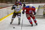 Krajská liga, 5. kolo: HC Klatovy (na snímku hokejisté v červených dresech) - HC Apollo 3:1.
