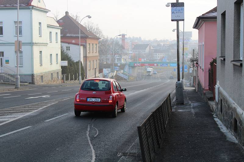 Křižovatka na Domažlické ulici v Klatovech.