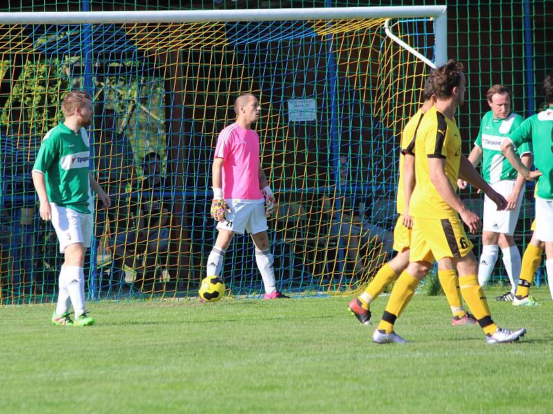 Fotbal, okresní přebor: Bolešiny (žlutí) - Sušice B