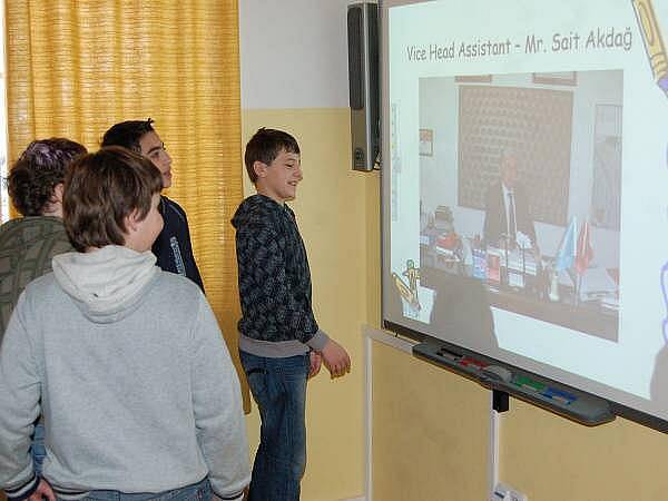 Do projektu spolupráce se školou v Istanbulu jasou zapojeni šesťáci ZŠ Kašperské Hory