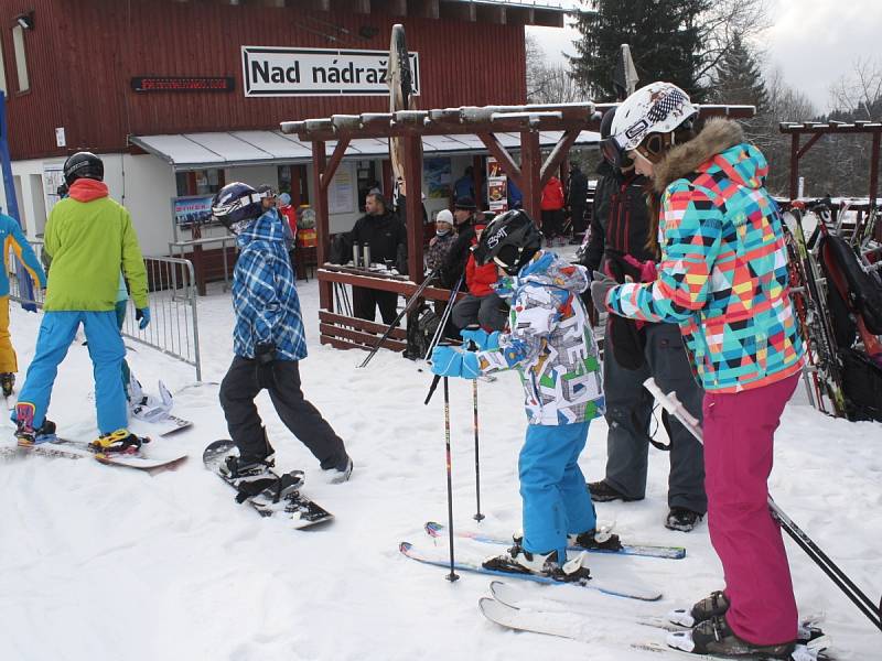 Padá sníh, lyžařská centra na Šumavě jsou opět plná 