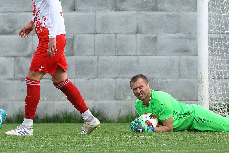 23. kolo KPM: Slavia Vejprnice - START Tlumačov (žlutí).