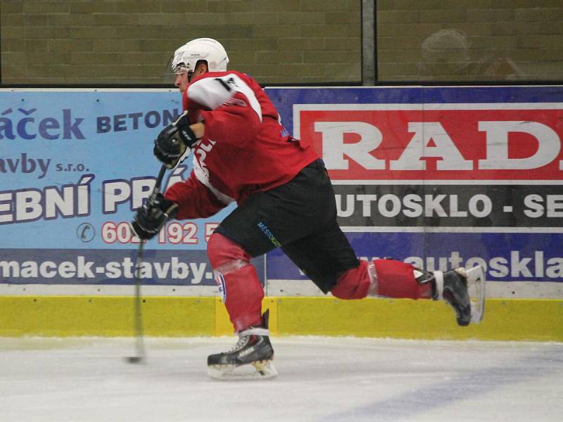 2. liga 2016/2017: SHC Klatovy (červené dresy) - HC Děčín 1:4