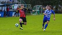 Fotbalisté FK Okula Nýrsko (na archivním snímku hráči v modrobílých dresech) odstartovali novou sezonu domácí remízou 2:2 s Baníkem Stříbro.