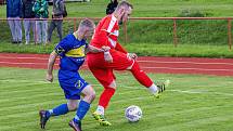 5. kolo OPM: FC Švihov (na snímku fotbalisté v červenobílých dresech) - TJ Sokol Chudenice (modří) 2:2 (2:0).