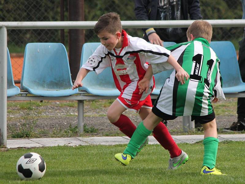 Okresní přebor mladších žáků: Kolinec (zelenobílé dresy) - Klatovy B 4:3