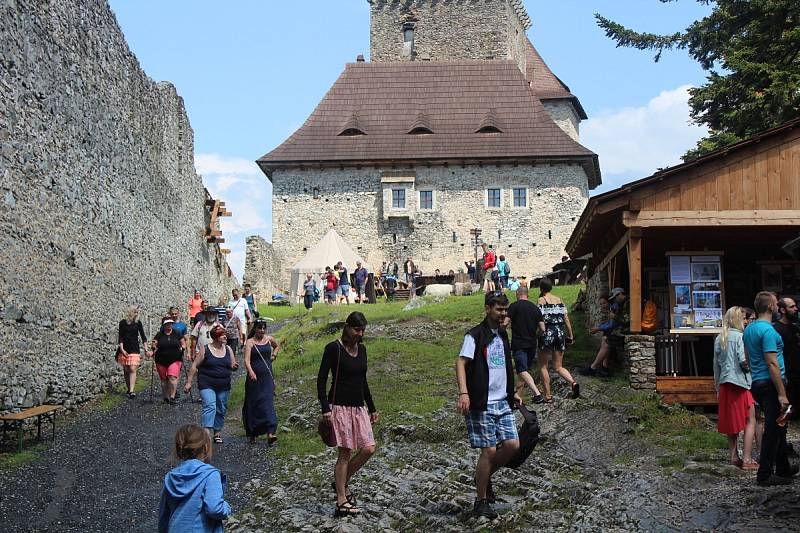 Dny Šumavského trojhradí na Velharticích, na Rabí a na Kašperku.