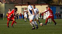 10. kolo okresního přeboru: TJ Sušice B (na snímku fotbalisté v bílých dresech) - FC Švihov 2:2 (1:1).