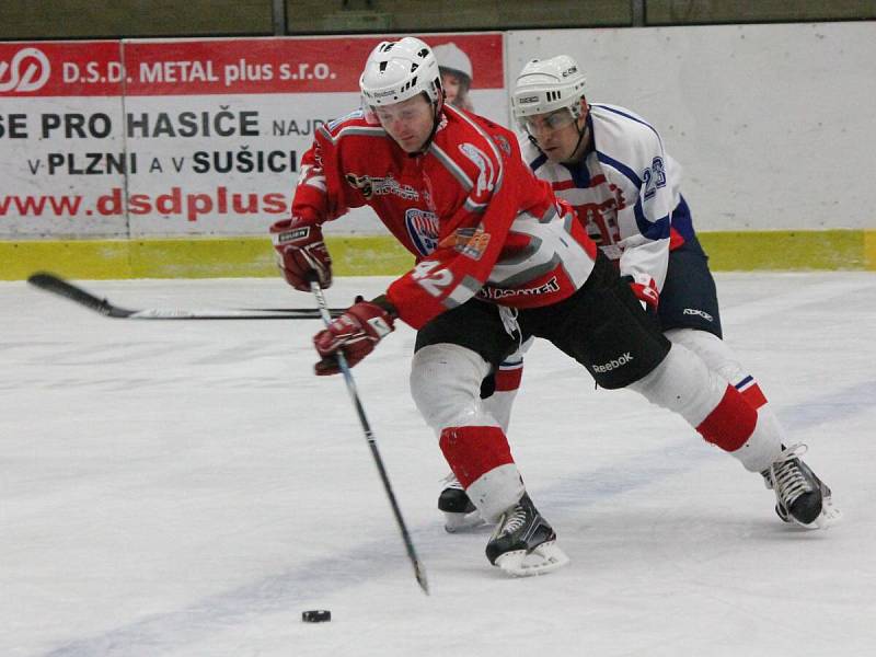 Krajská liga: HC Klatovy B (červené dresy) - HK Rokycany 5:4