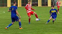 5. kolo OPM: FC Švihov (na snímku fotbalisté v červenobílých dresech) - TJ Sokol Chudenice (modří) 2:2 (2:0).