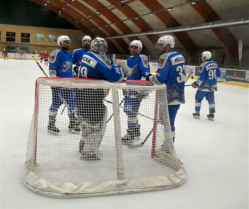 23. kolo 2. ligy, skupina Jih: Stadion Cheb - SHC Klatovy (červení) 5:3.