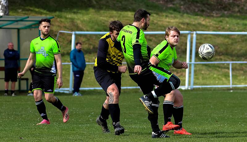 17. kolo III. třídy: Sokol Hartmanice (žlutočerní) - Železná Ruda 3:1.