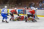 2. liga, skupina západ (nadstavba B, 3. kolo): SHC Klatovy (na snímku hráči v červených dresech) - HC Benátky nad Jizerou 5:4 po prodloužení.