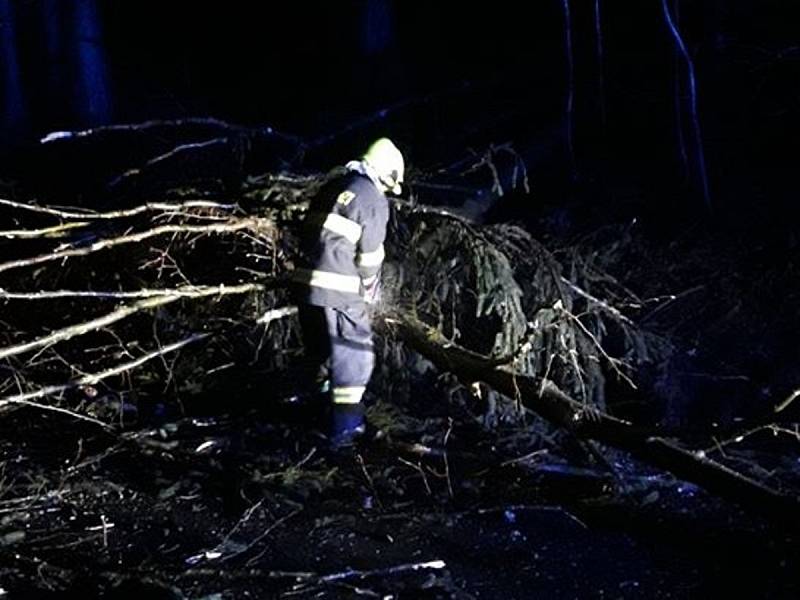 Likvidace následků silného větru na Klatovsku