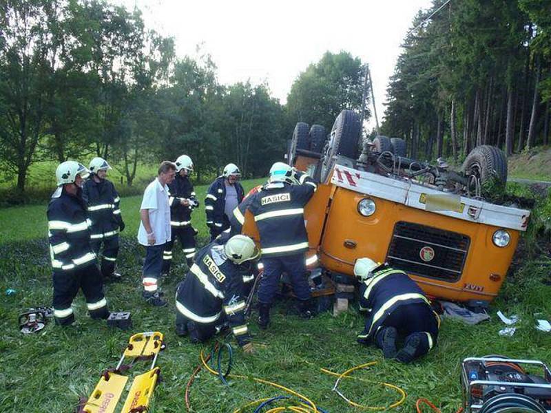 Dopravní nehoda u Petrovic u Sušice.