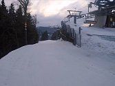Šedesát až devadesát centimetrů sněhu leží před nadcházejícím víkendem na sjezdovkách areálu Ski&Bike Špičák.