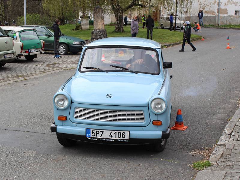 Sraz AMK Trabant Plzeň k 50. výročí klubu, jízda zručnosti v Běšinech