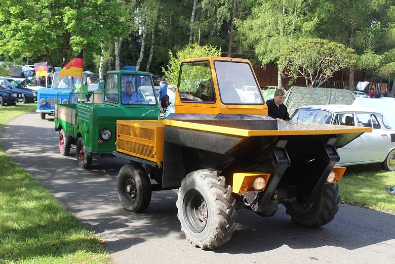 Sraz socialistických vozidel v Hnačově 2022.