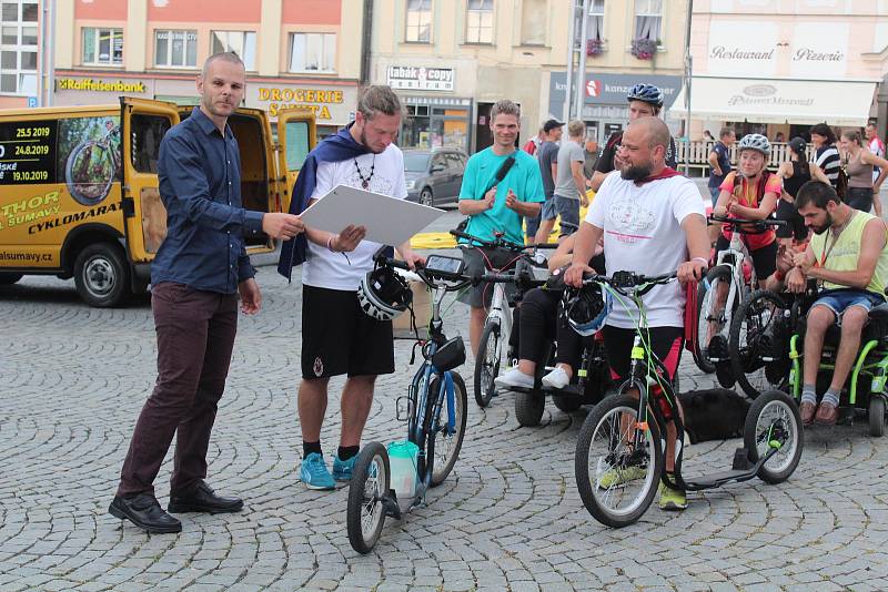 Otevření centra v Klatovech.