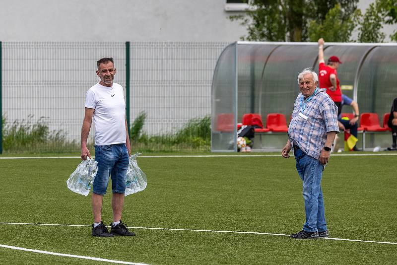 I. B třída, skupina B, 23. kolo: SK Klatovy 1898 B (na snímku fotbalisté v červených dresech) - SK Bolešiny (modří) 2:0.