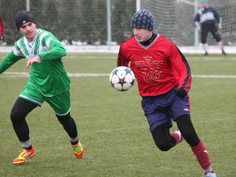 Zimní turnaj v Sušici: Mochtín (v červeném) - Strážov 3:0.