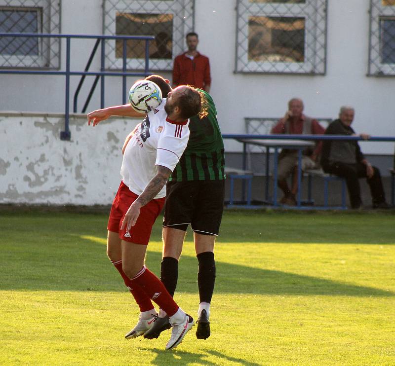 4. kolo divize A: SK Klatovy 1898 - FC Rokycany 2:0 (0:0).