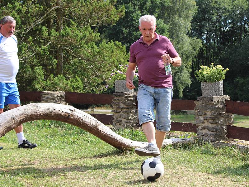 Třetí ročník fotbalgolfového turnaje s Arabelou v Hnačově ze známých osobností navštívili Antonín Panenka, Martin Maxa a Milan Pitkin