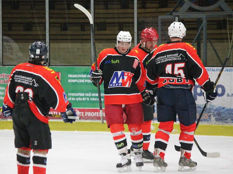 Okresní přebor Strakonicka: TJ Start Luby (černooranžové dresy) - TJ Sušice 2:6