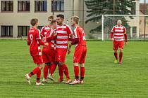Fotbalisté FC Švihov (na archivním snímku hráči v červenobílých dresech) porazili o víkendu v dalším kole krajské I. B třídy Starý Plzenec 4:1.