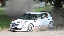 Posádky při předstartovní show a na tratích Rally Agropa