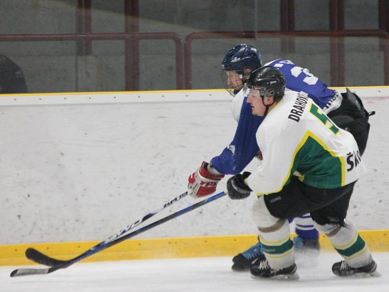 Okresní přebor Strakonicka: TJ Sušice (modré dresy) - Sokol Drahonice 4:6