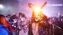 Krampusové v Klatovech - největší pekelná show na západě Čech se odehrála v sobotu 3. prosince večer. Desítky hrůzu nahánějících čertisek původem z rakouských Alp děsily malé i některé větší návštěvníky, kterých se sešlo opravdu mnoho.