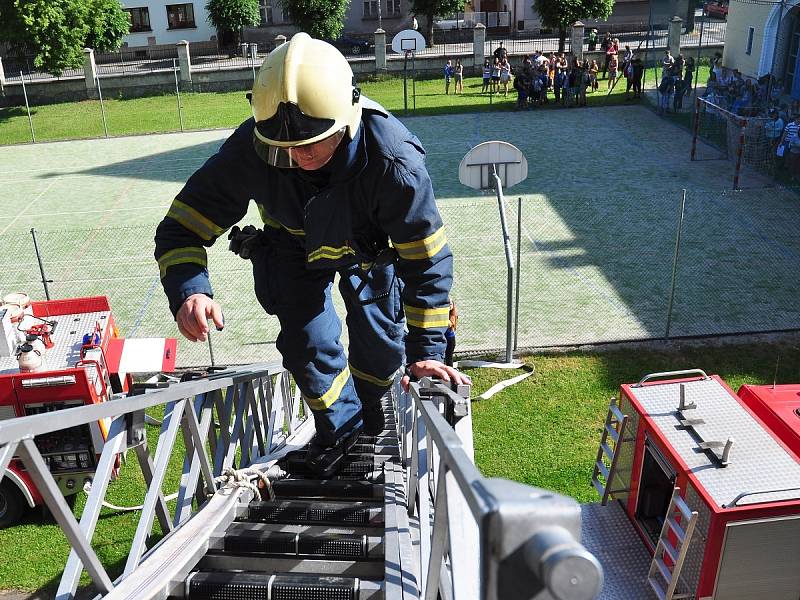 Požární cvičení v sušickém gymnáziu