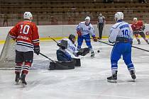 2. liga, skupina západ (nadstavba B, 3. kolo): SHC Klatovy (na snímku hráči v červených dresech) - HC Benátky nad Jizerou 5:4 po prodloužení.