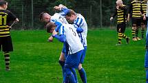 9. kolo krajského přeboru: FC Chotíkov 1932 - FK Okula Nýrsko (na snímku fotbalisté v modrobílých dresech) 2:1 (2:1).