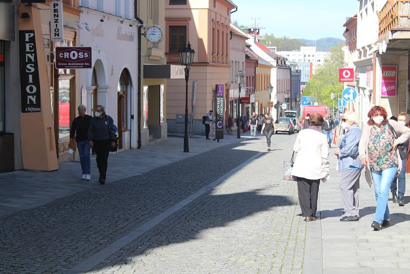 Obchody a centrum města po pondělním rozvolnění v Klatovech.